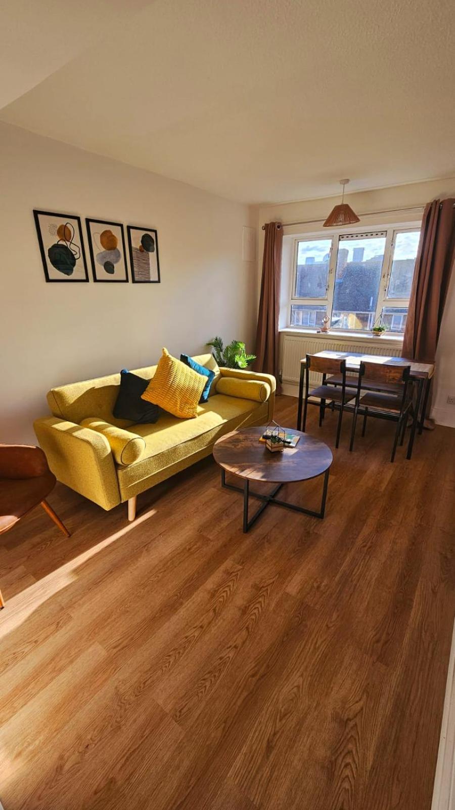 Excel O2 Stunning Large 3 Bedroom Apartment With Balcony Londen Buitenkant foto