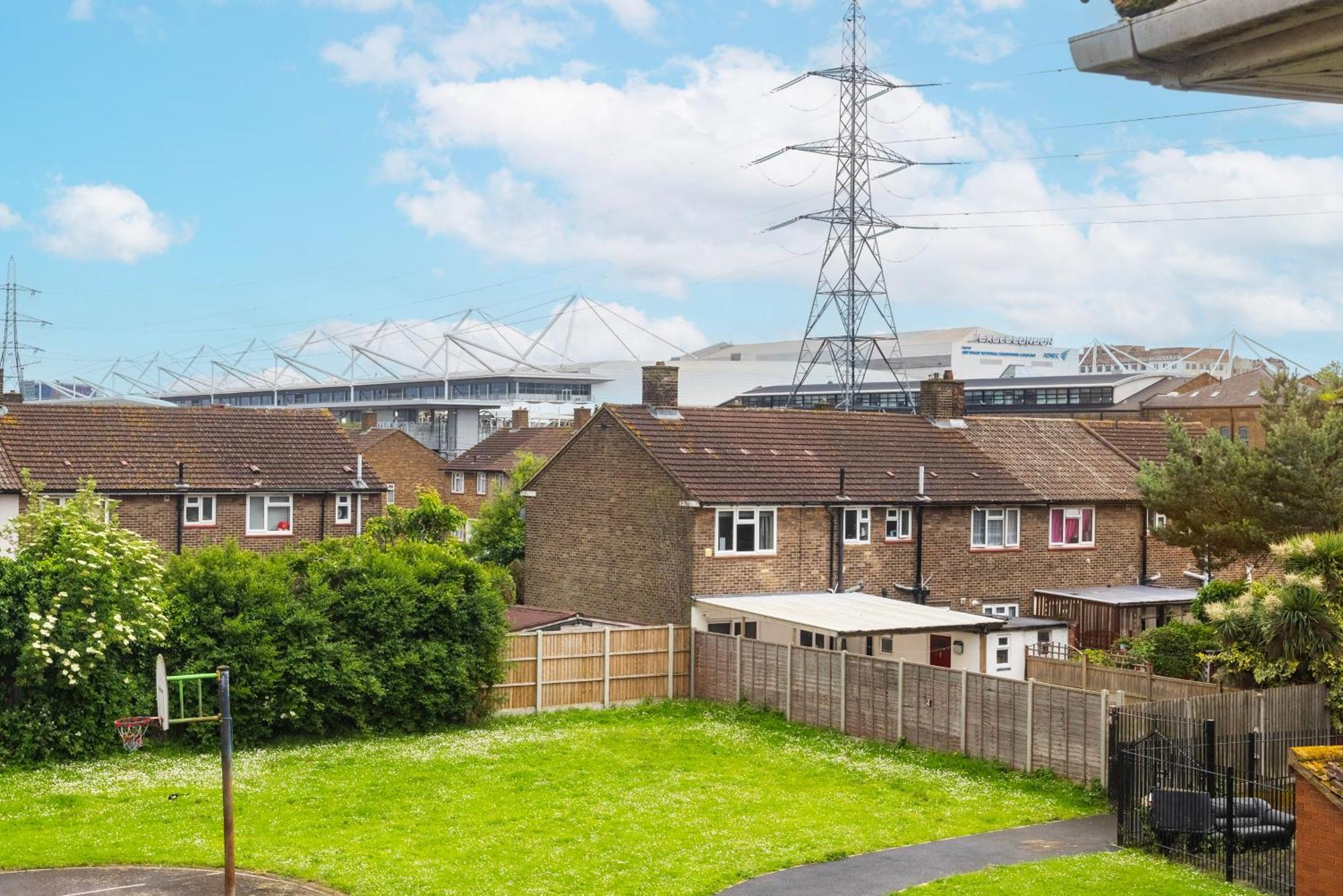 Excel O2 Stunning Large 3 Bedroom Apartment With Balcony Londen Buitenkant foto